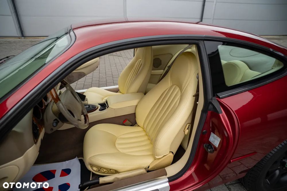 Jaguar XK8 4.0 - 30