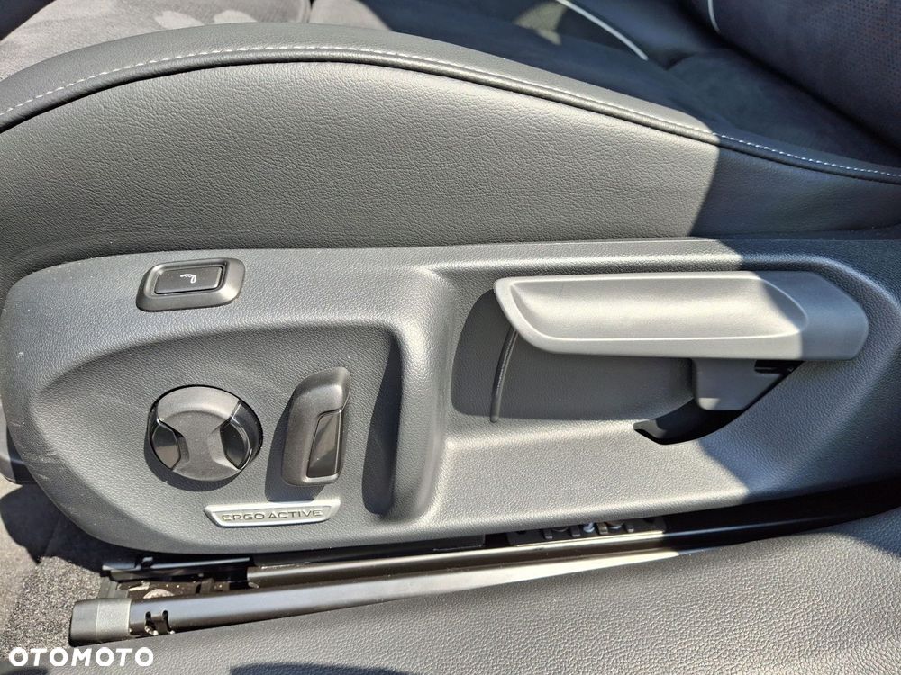 Volkswagen Passat - 12