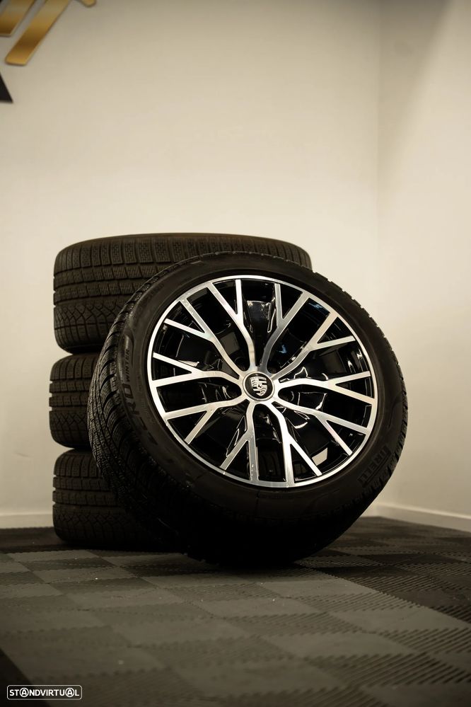 Porsche Taycan Cross Turismo 4 - 24