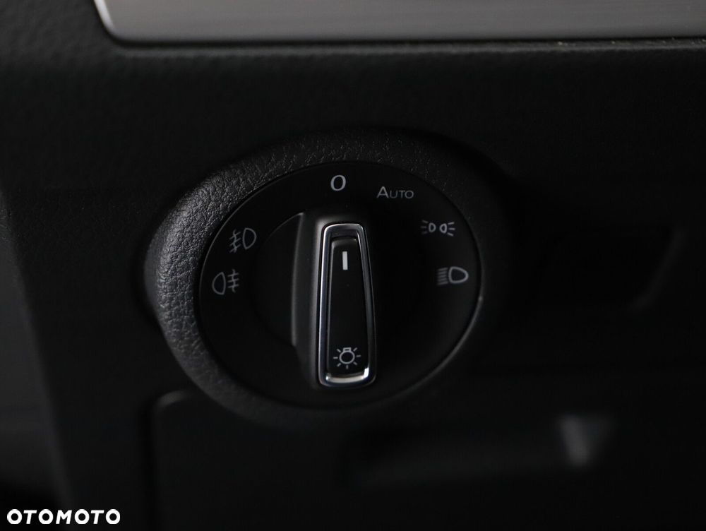 Volkswagen Multivan - 21