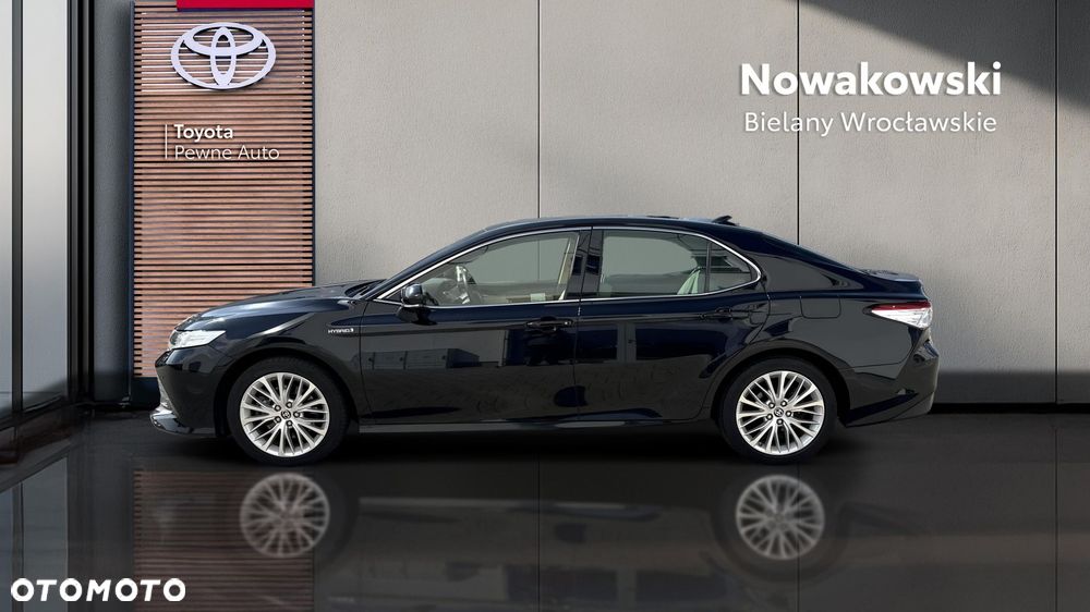 Toyota Camry 2.5 Hybrid Executive CVT - 2