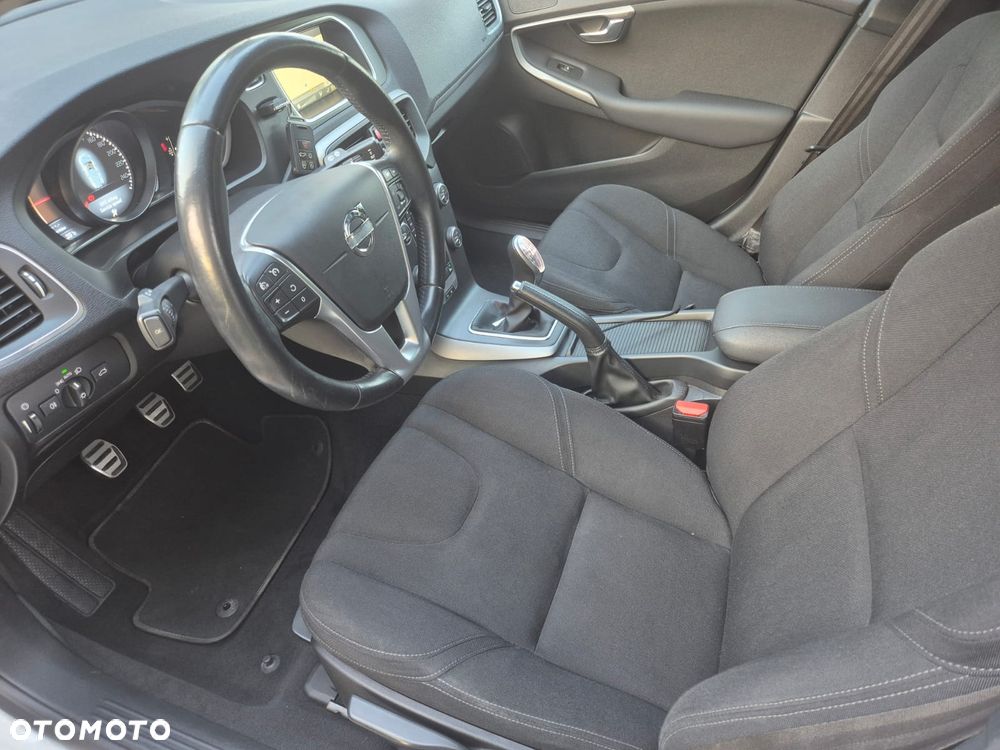 Volvo V40 D2 R-Design Momentum - 11
