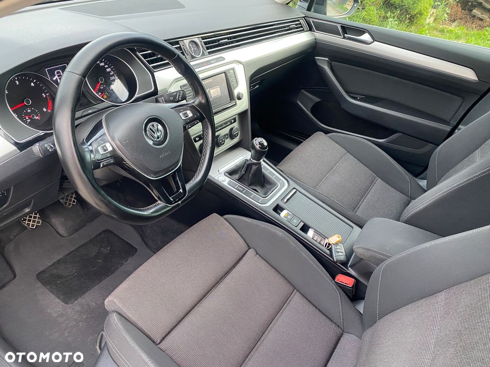Volkswagen Passat - 14