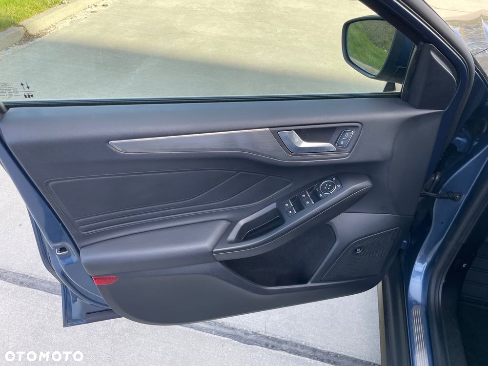 Ford Focus 1.0 EcoBoost STart-Stopp-System TITANIUM - 11