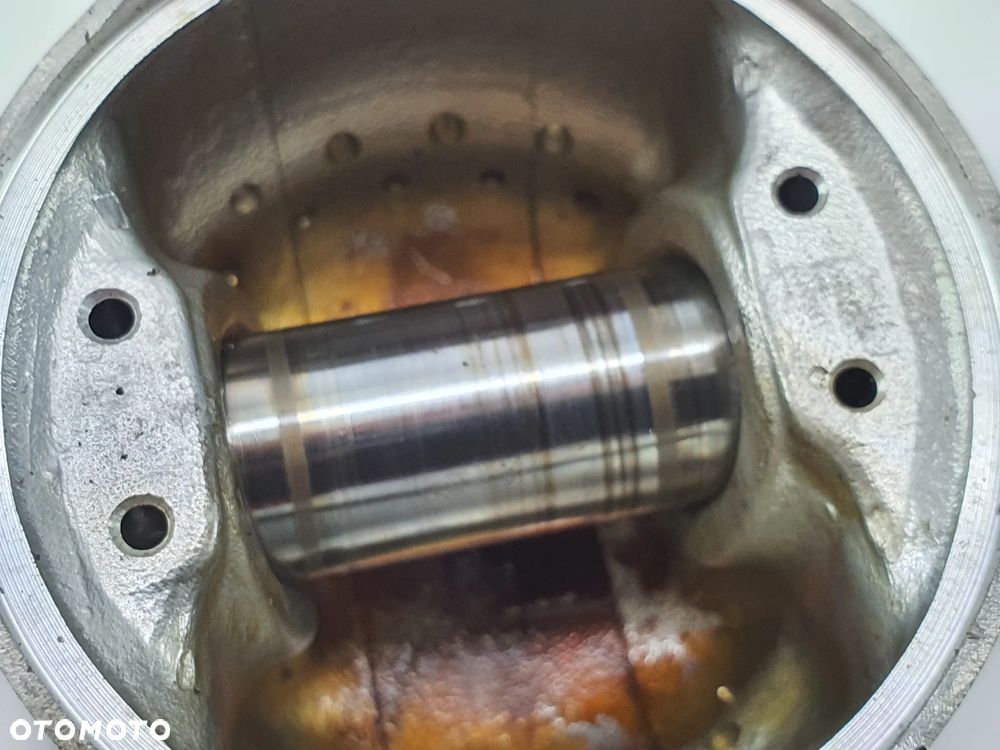 SUZUKI GSX 550 82-88 CYLINDER CYLINDRY BLOK + TŁOKI - 21