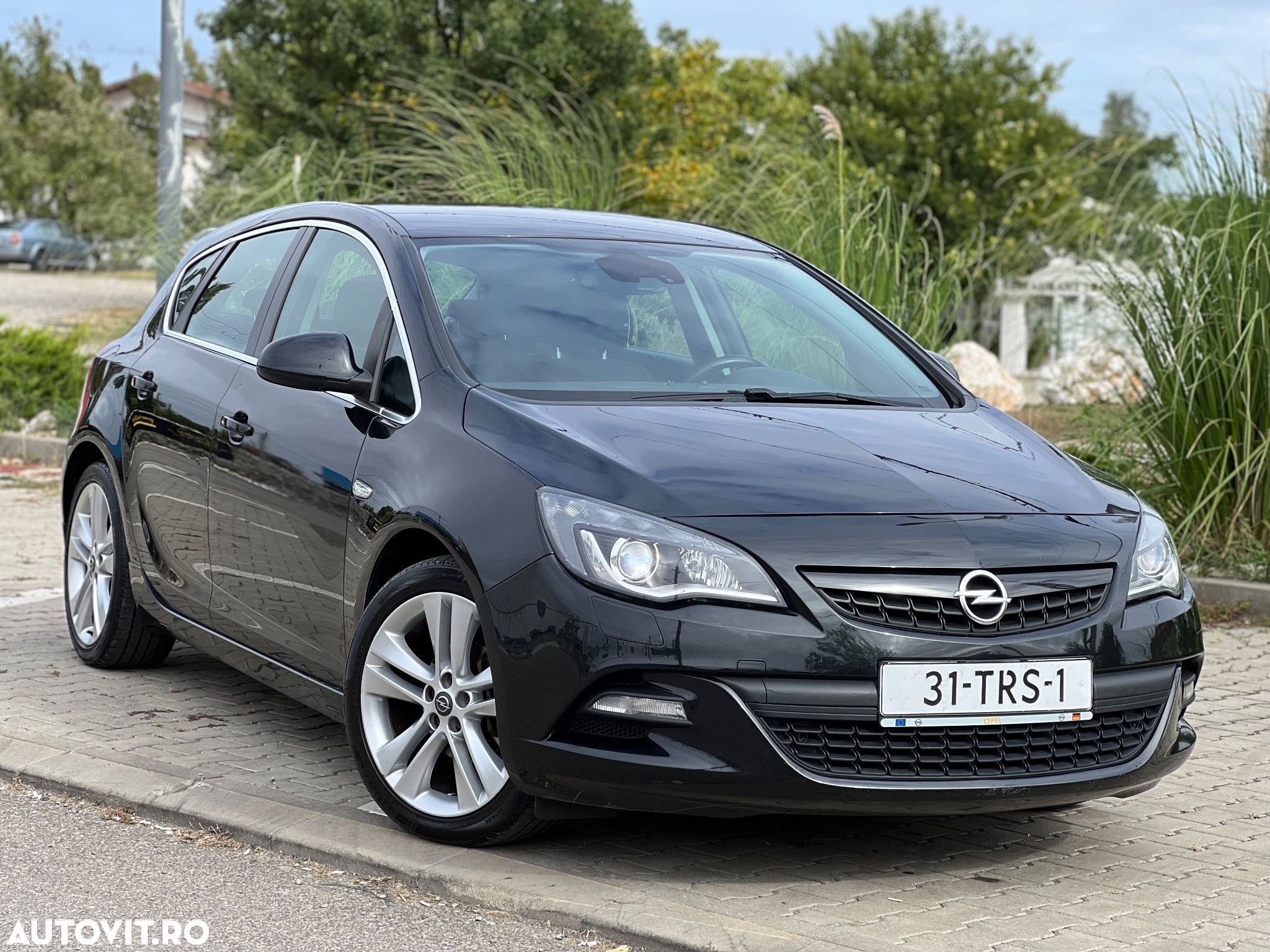 Opel Astra 1.4 Turbo Edition Sport - 1
