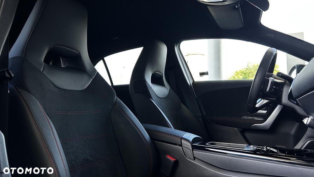 Mercedes-Benz Klasa A 220 4-Matic AMG Line 8G-DCT - 25