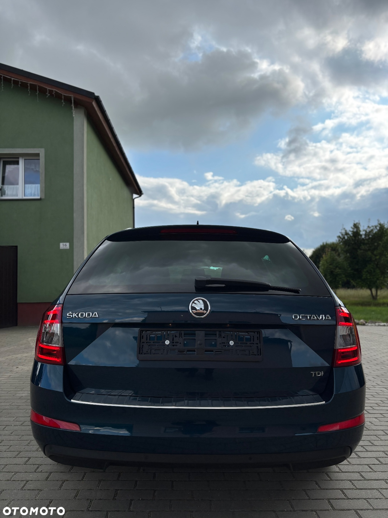 Skoda Octavia Combi 1.6 TDI DPF DSG Elegance - 10