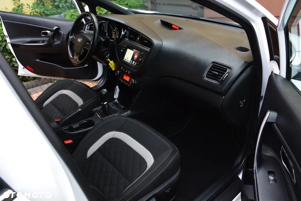 Kia Ceed 1.6 CRDi GT Line - 22