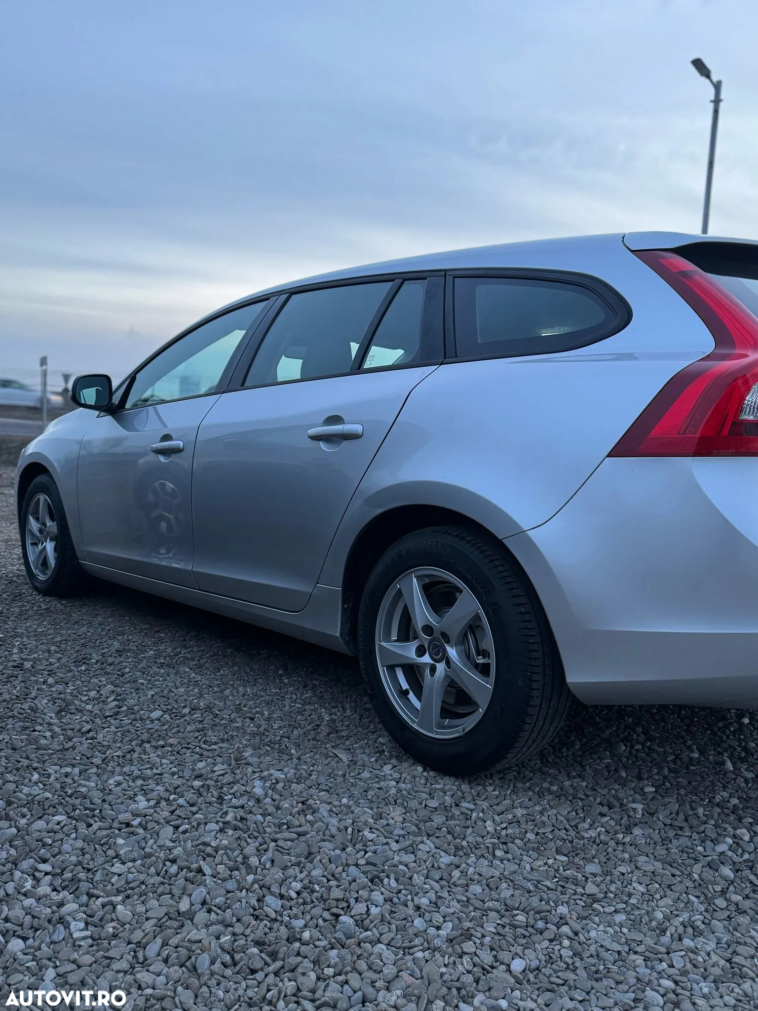 Volvo V60 D2 Kinetic - 12