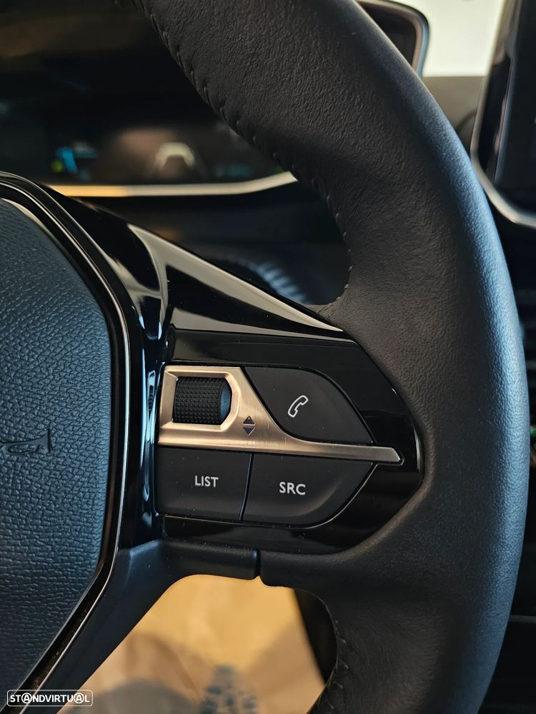 Peugeot e-2008 Allure Pack - 16