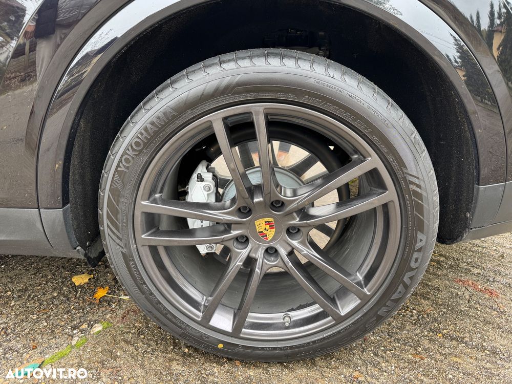 Porsche Cayenne S - 25