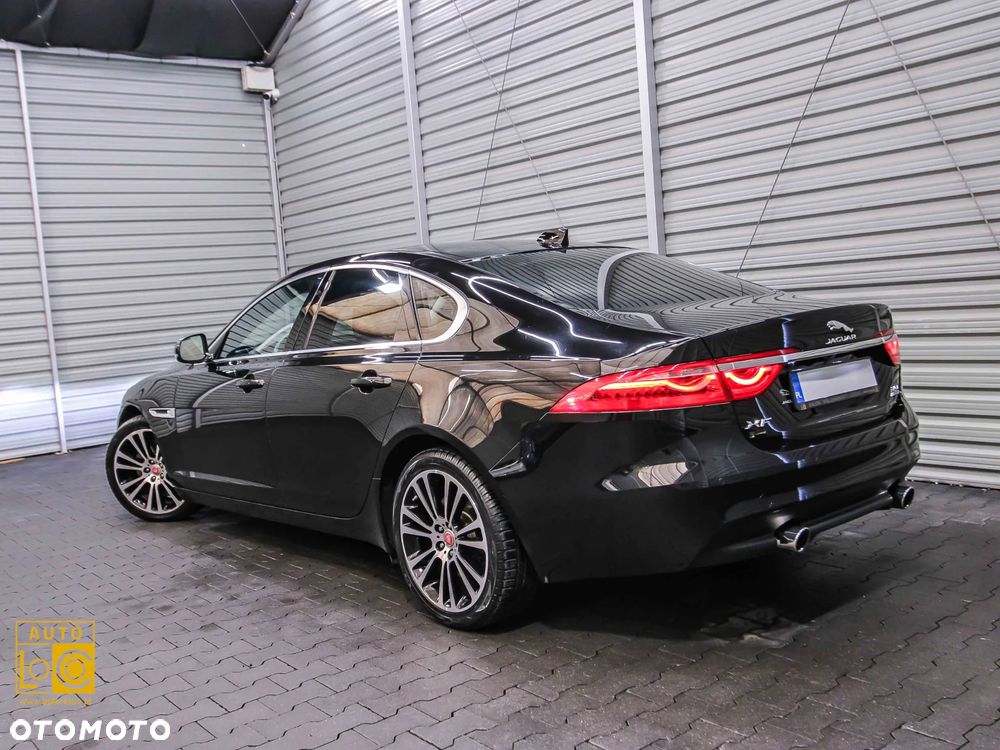 Jaguar XF 35t AWD Prestige - 4