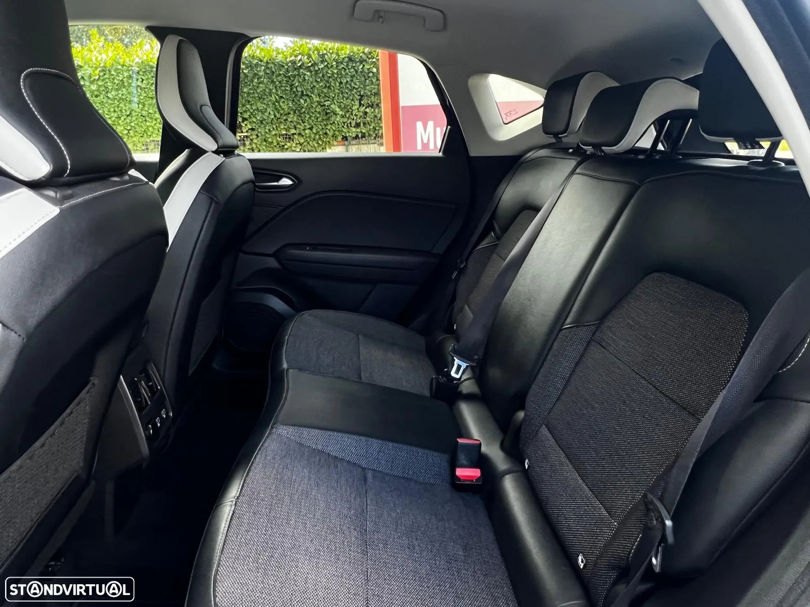 Renault Captur 1.0 TCe Exclusive - 12