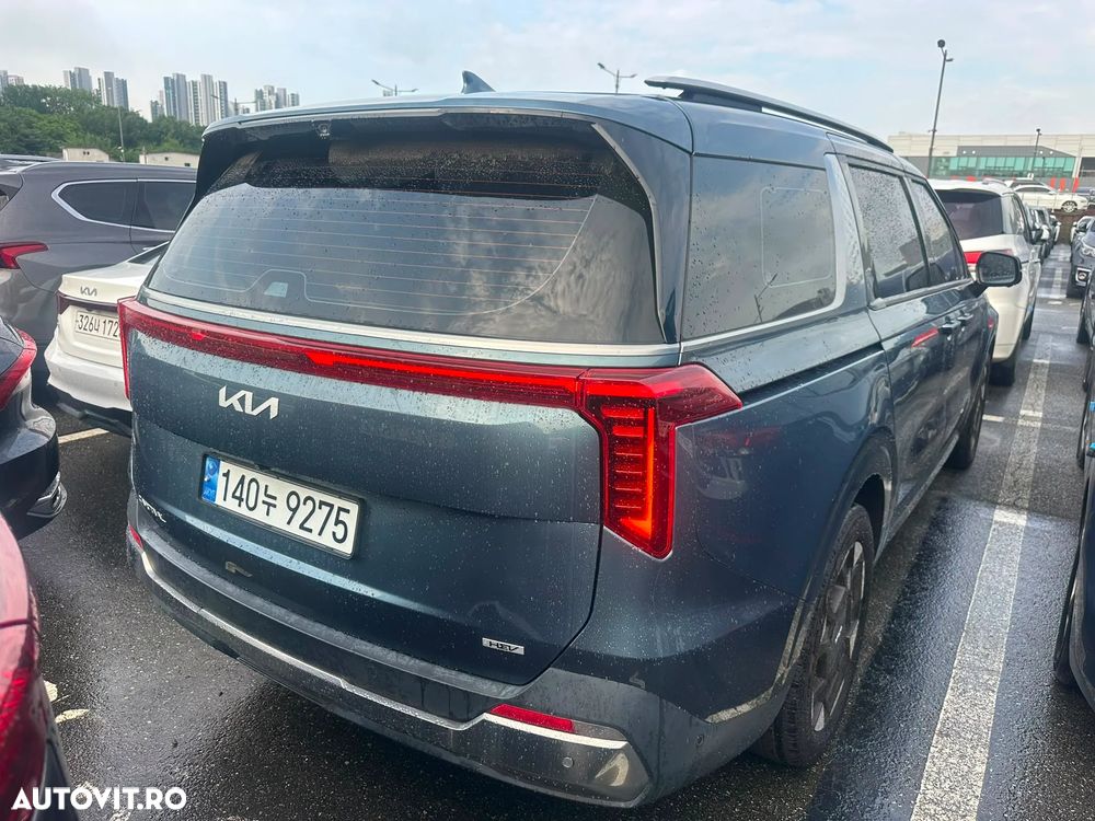 Kia Carnival - 5