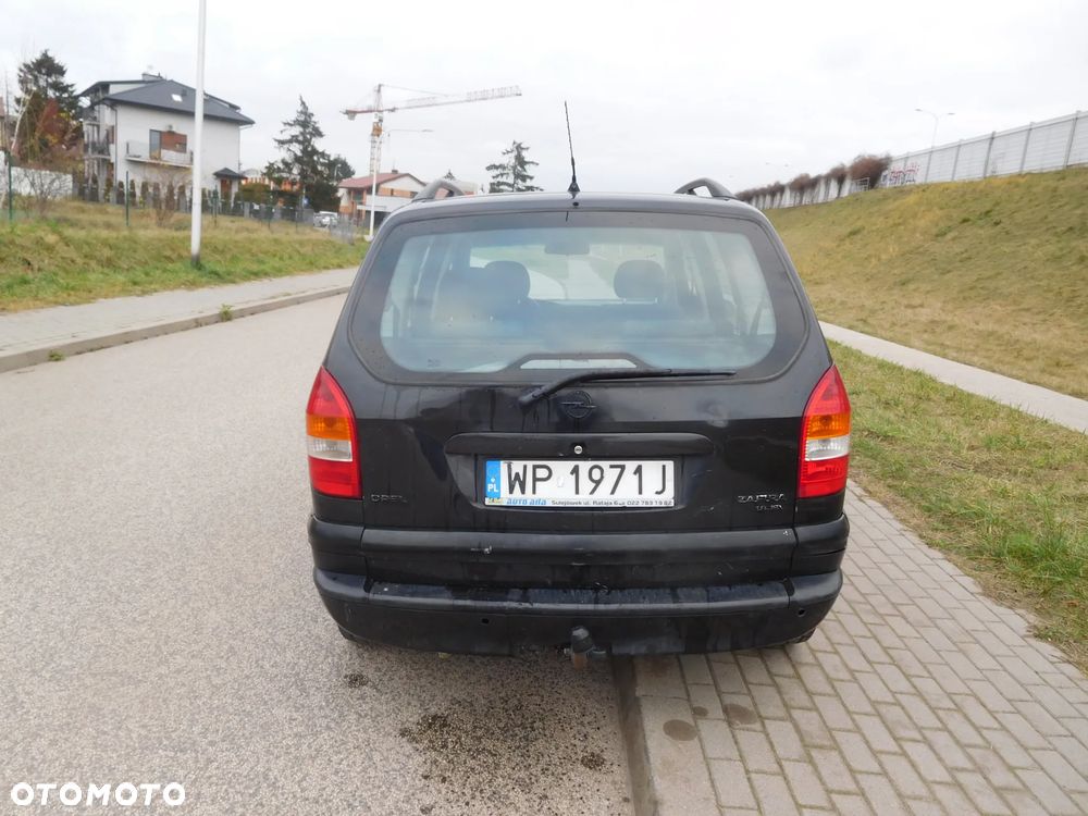 Opel Zafira 1.8 16V Comfort - 12