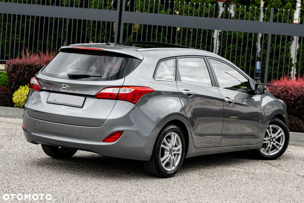 Hyundai i30 blue Kombi 1.6 GDi YES Silver - 13