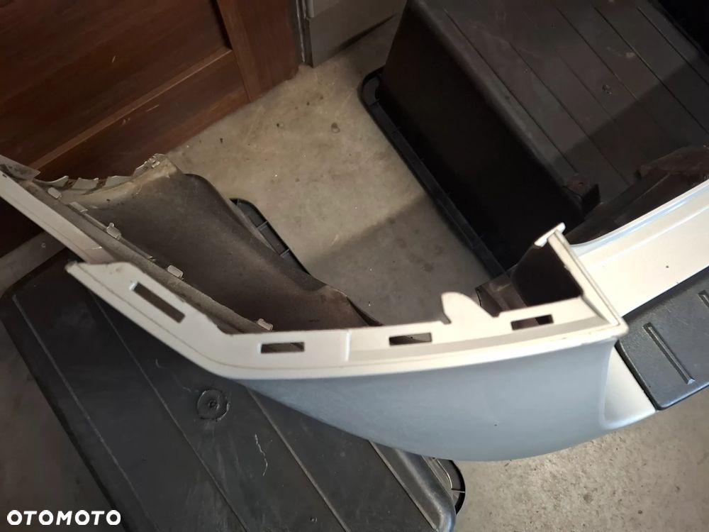 Zderzak tył tylny 4xPDC Volvo V50 2008 rok kombi kolor 426-26 - 8