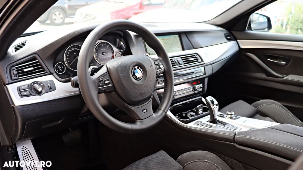 BMW Seria 5 525d xDrive AT - 17