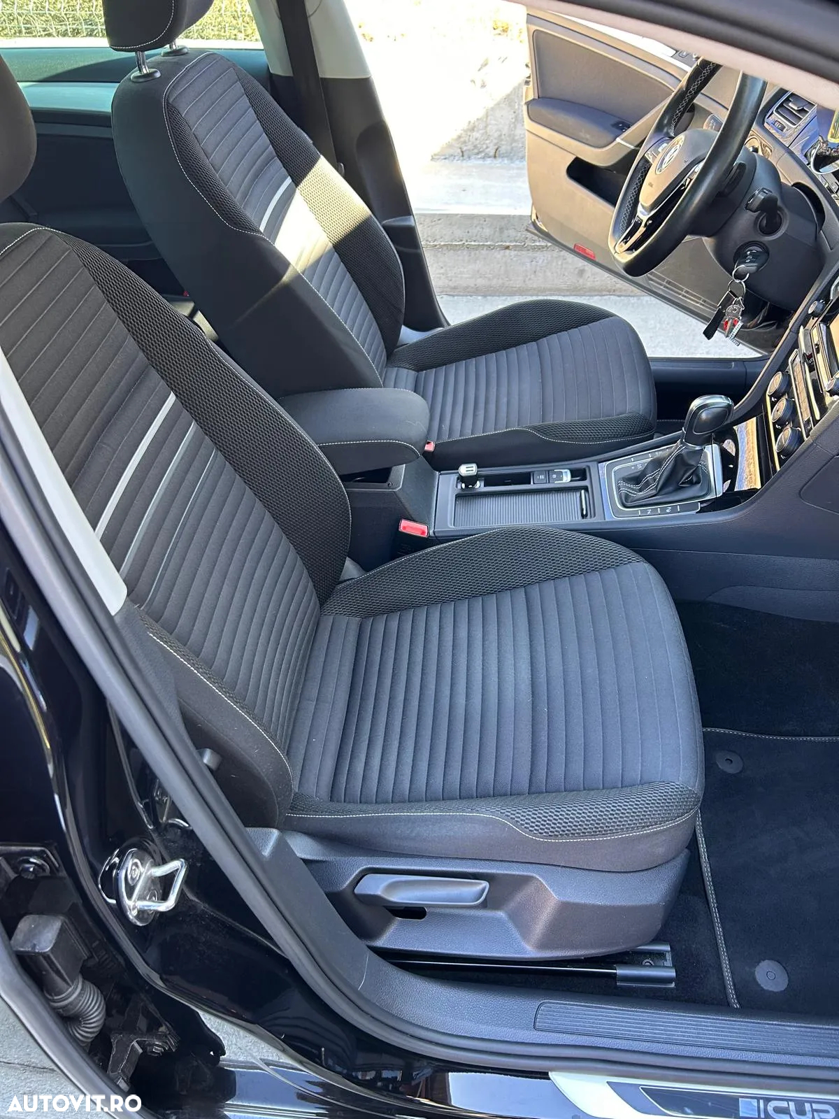 Volkswagen Golf 1.6 TDI BlueMotion Technology DSG Comfortline - 11