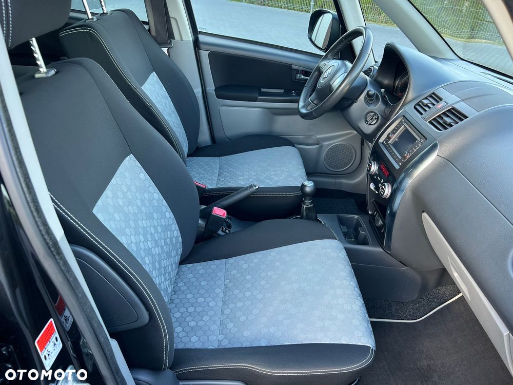 Suzuki SX4 1.6 Premium 4WD - 17