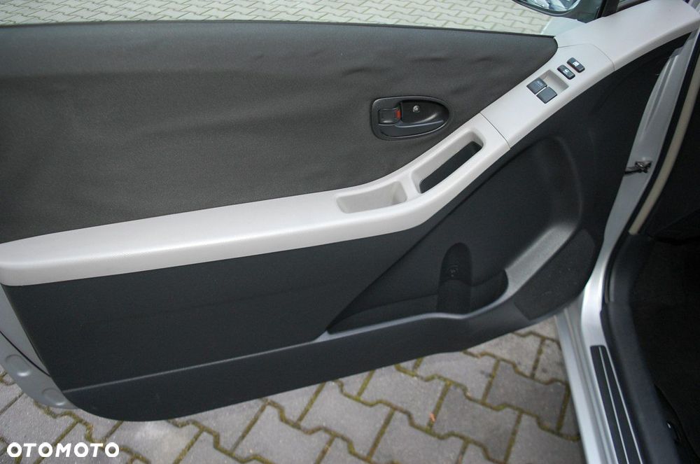 Toyota Yaris - 27