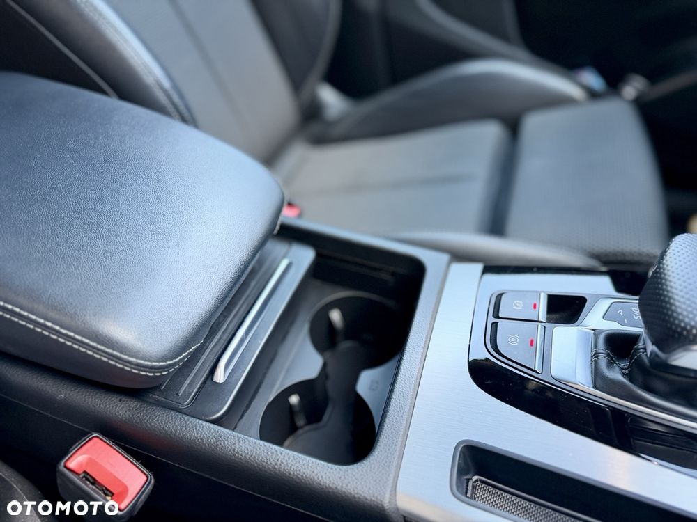 Audi Q5 50 TFSIe quattro S tronic S line - 23