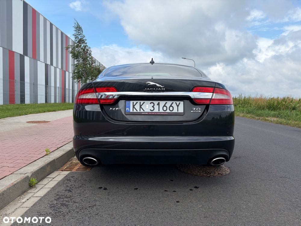 Jaguar XF 3.0 T AWD Luxury - 5