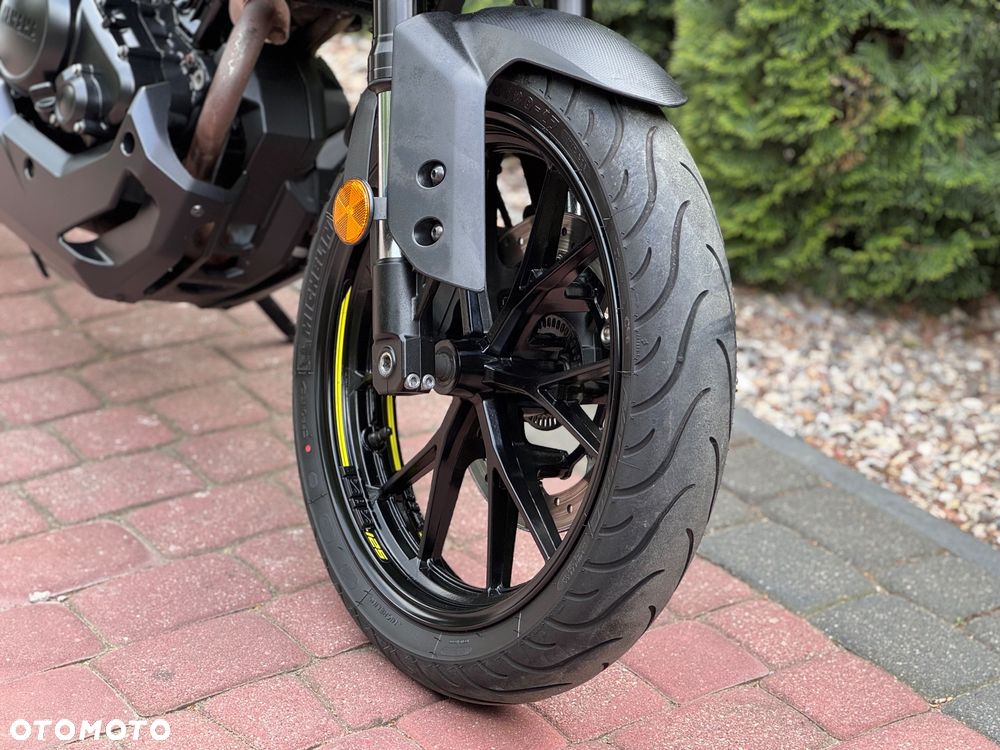 Yamaha MT - 22