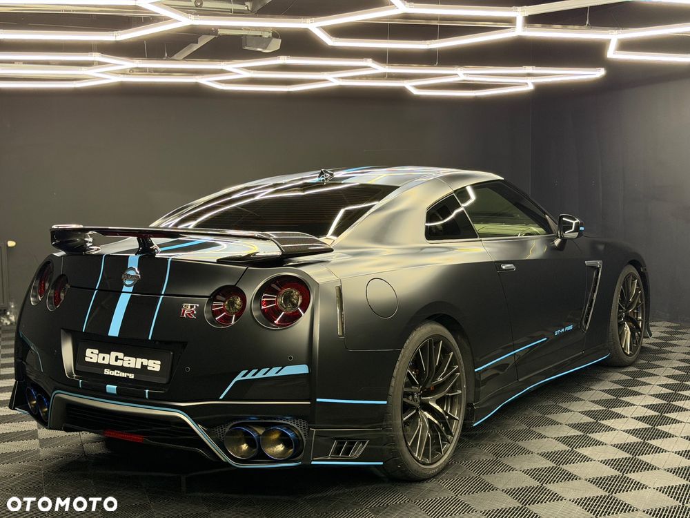 Nissan GT-R Black Edition - 12