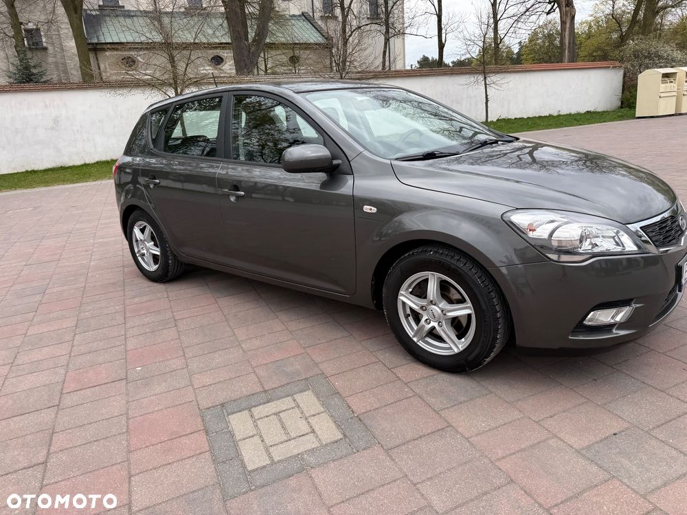 Kia Ceed 1.4 CVVT Attract - 24