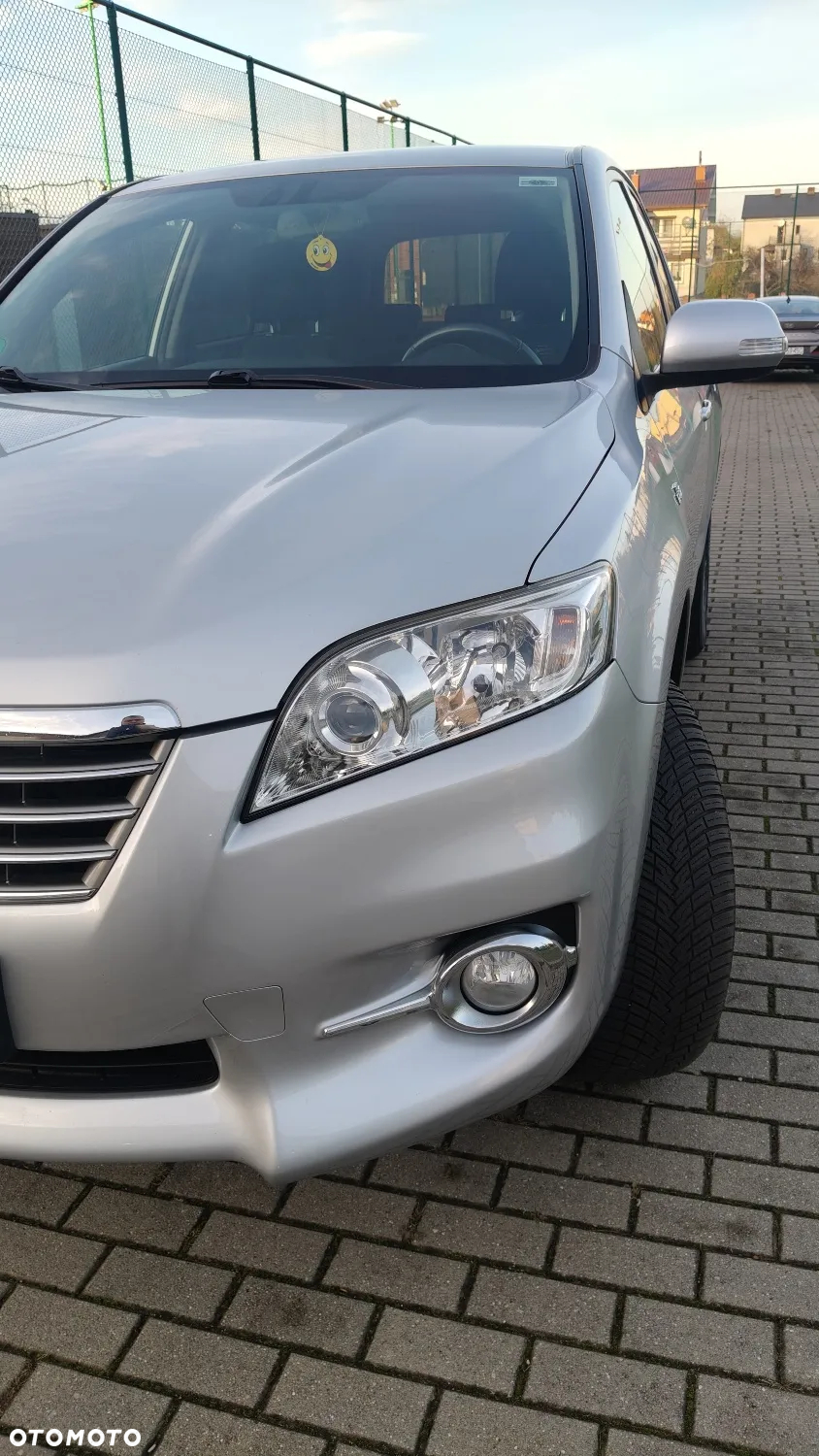 Toyota RAV4 - 8