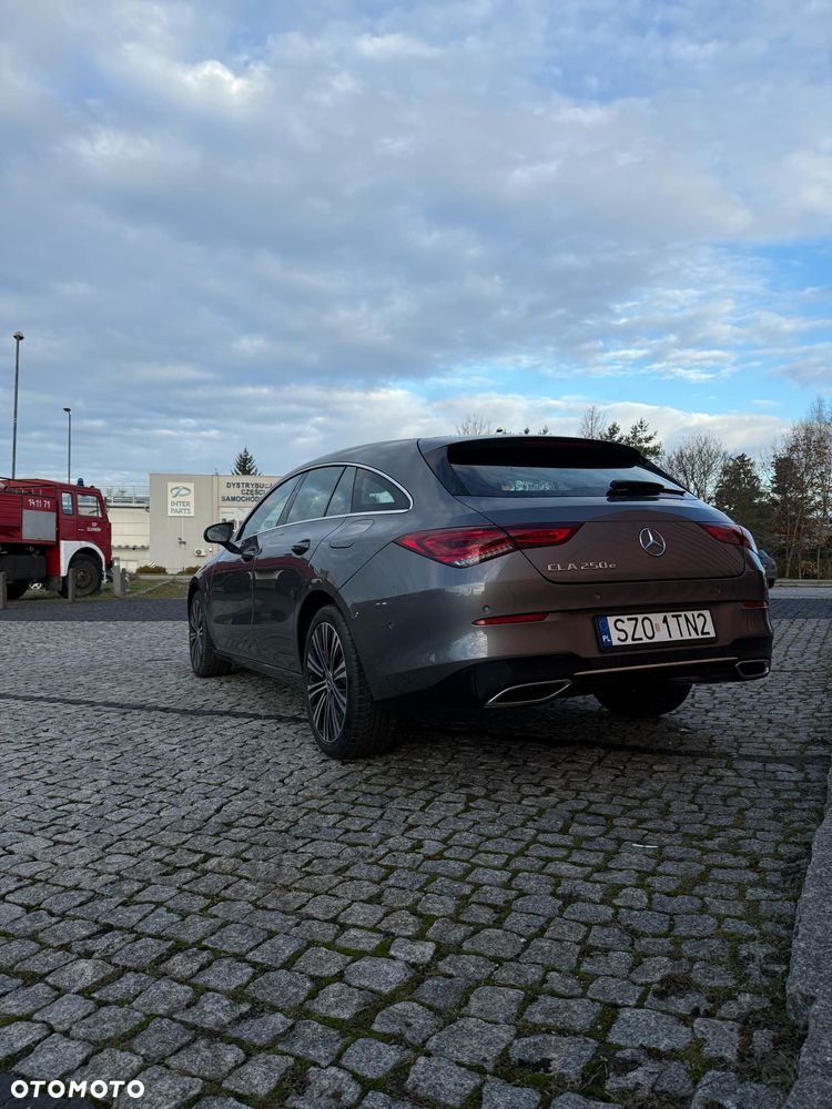 Mercedes-Benz CLA - 4