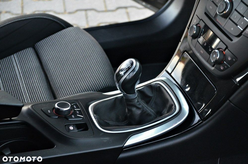 Opel Insignia - 16