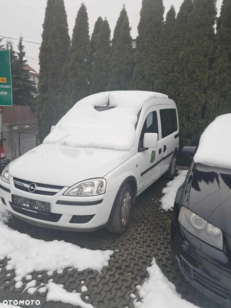 Opel COMBO - 1