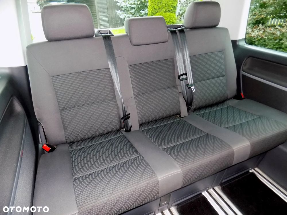 Volkswagen Multivan - 13