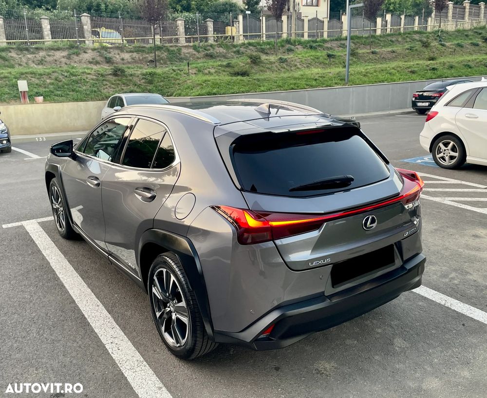 Lexus UX - 11