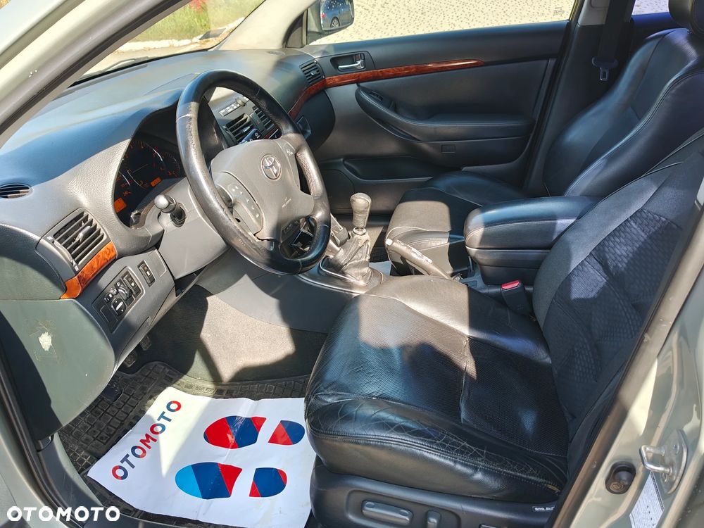 Toyota Avensis 2.0 D-4D Executive - 9