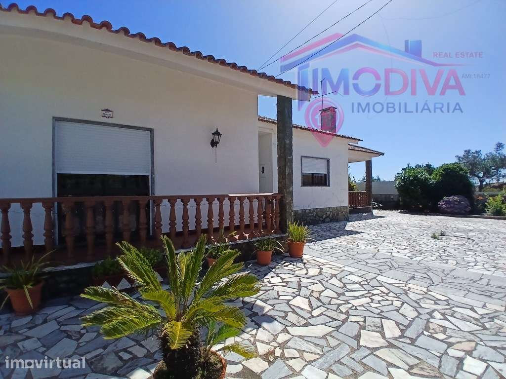 Moradia térrea T4, com churrasqueira e jardim em Arega - Grande imagem: 4/59