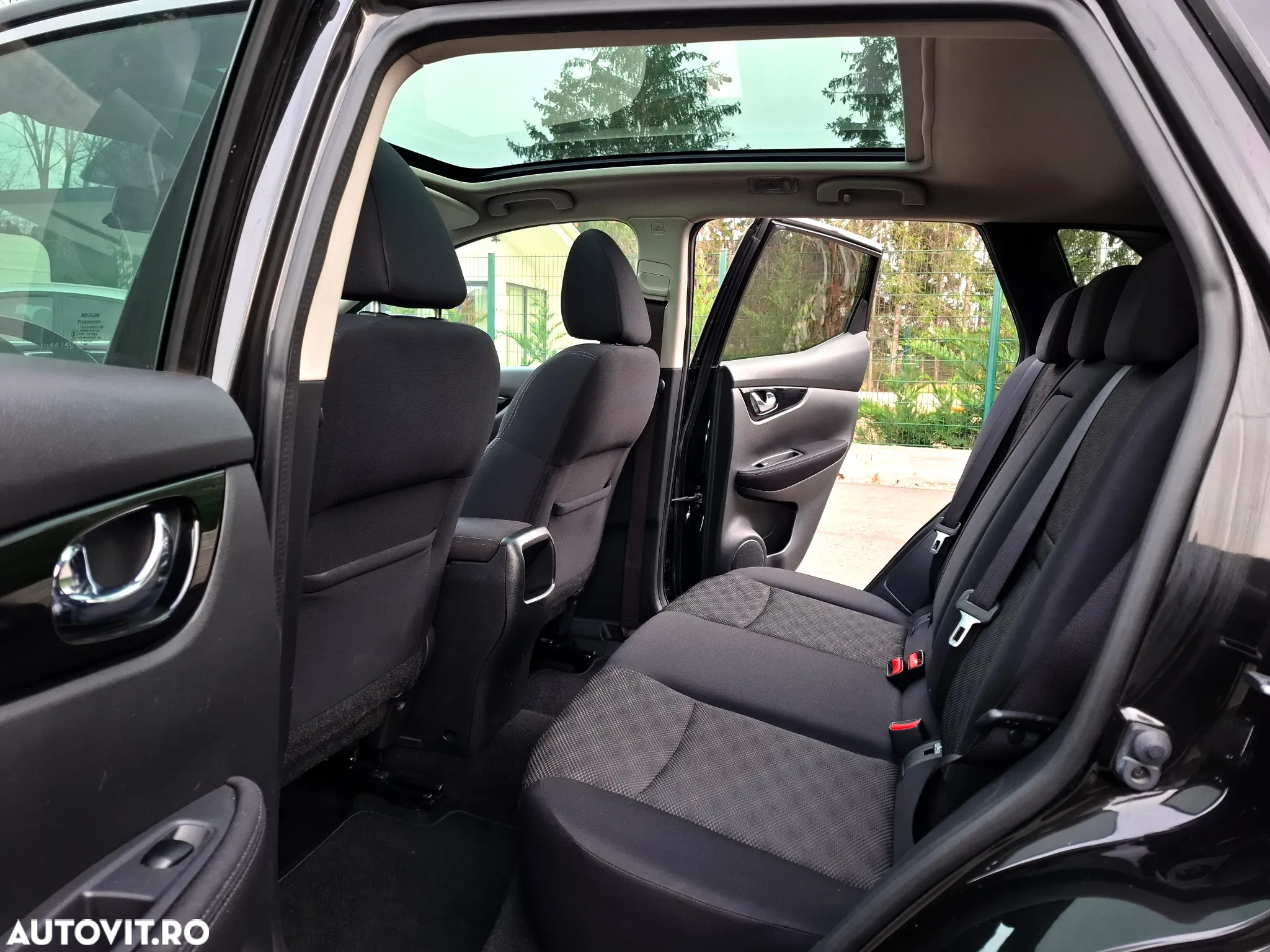 Nissan Qashqai 1.6 DCI N-Connecta - 6