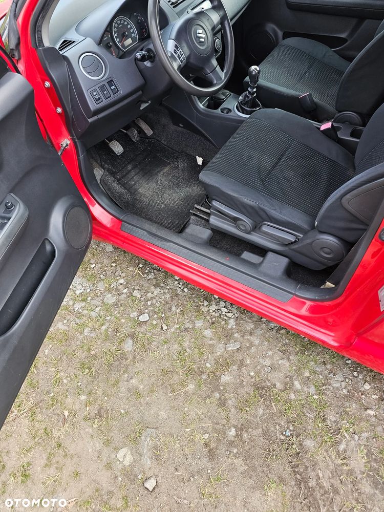 Suzuki Swift 1.3 DDiS 16v GLX - 14