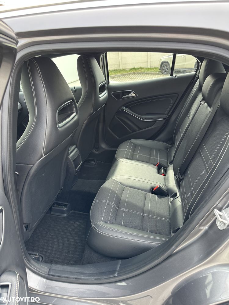 Mercedes-Benz GLA 200 7G-DCT - 15