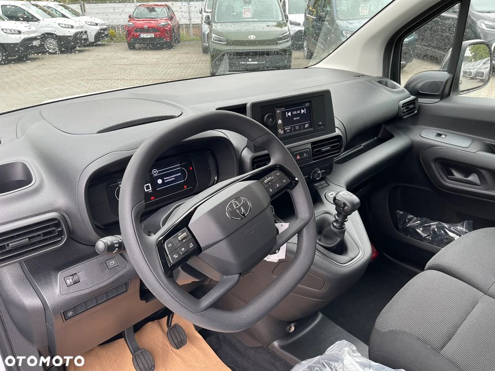 Toyota Proace City - 16