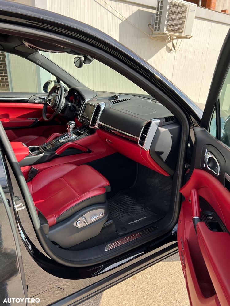 Porsche Cayenne - 8