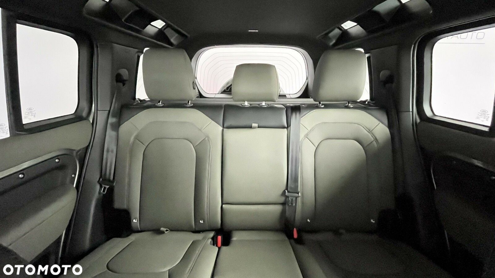 Land Rover Defender 110 3.0 D300 mHEV X-Dynamic SE - 11