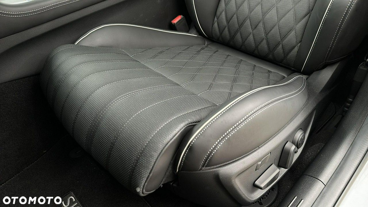 Genesis G70 - 24
