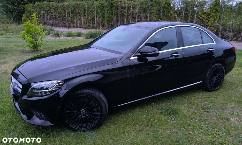 Mercedes-Benz Klasa C 300 4Matic 9G-TRONIC Avantgarde - 2