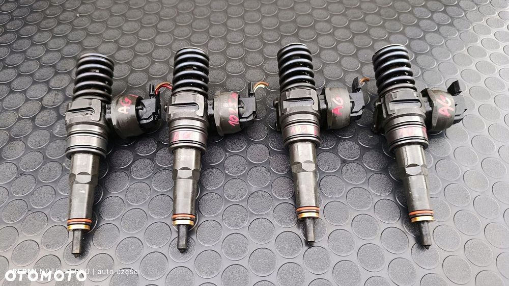 POMPOWTRYSKIWACZ KOMPLET POMPOWTRYSKI VW PASSAT B6 GOLF V 1.9 038130073AG - 1