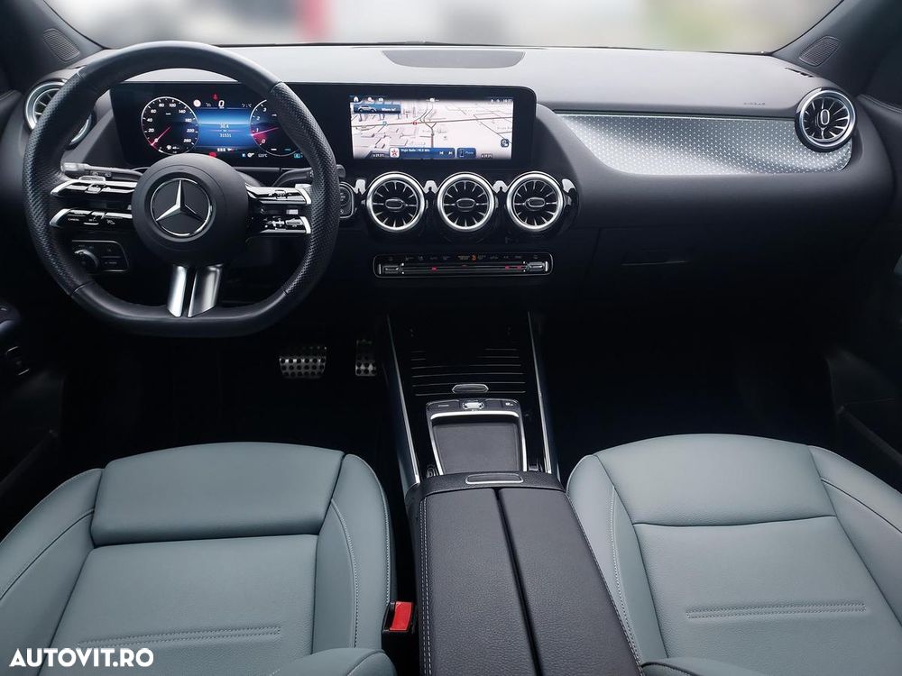 Mercedes-Benz GLA - 12