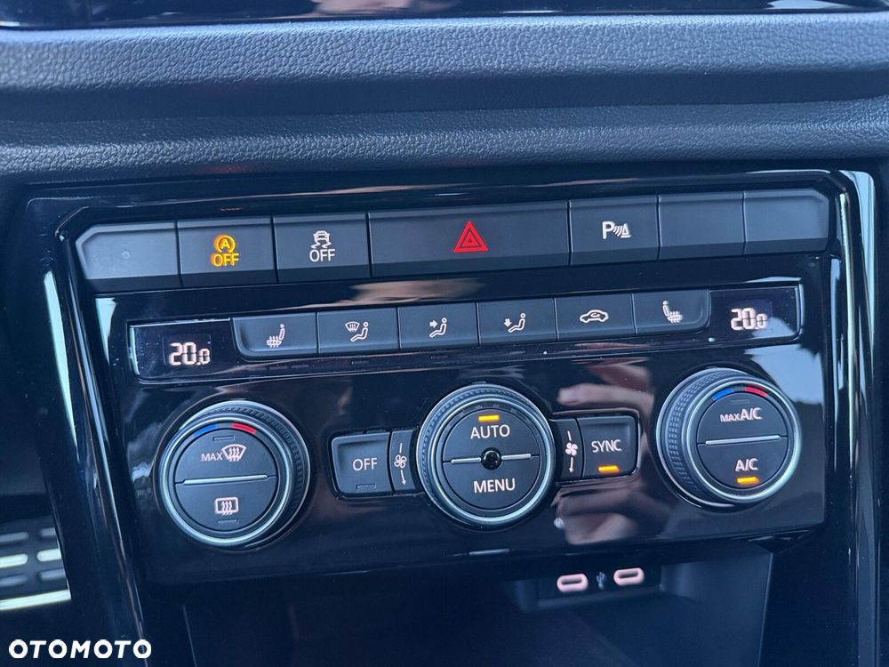 Volkswagen T-Roc - 24